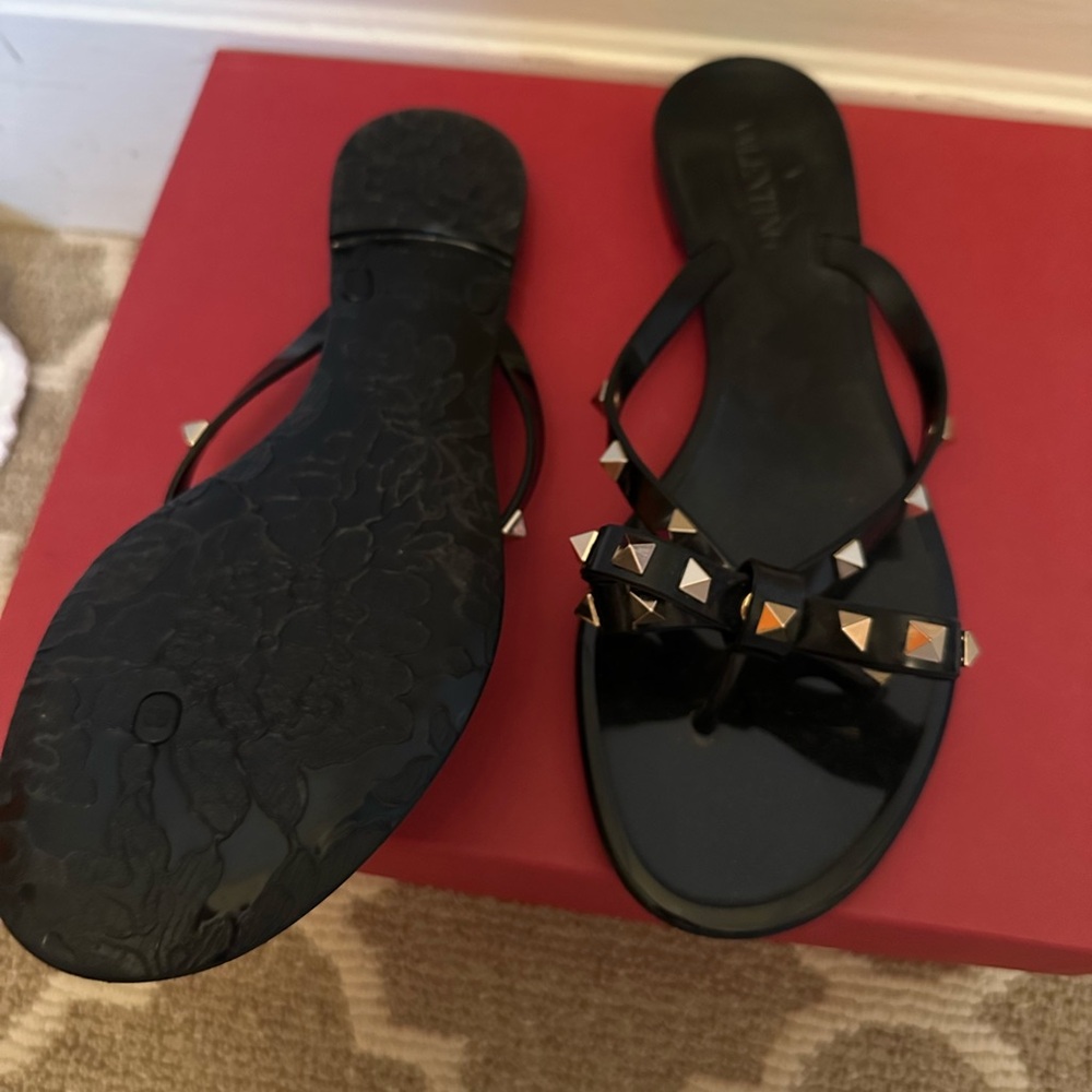 Brand new, never worn- Valentino studded flip flops - Picture 3 of 3